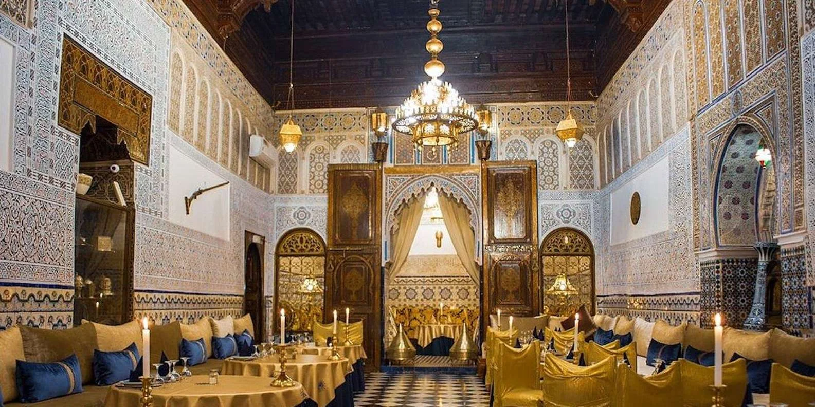 Dinner show with live music and dancers at Dar Essalam, Marrakech